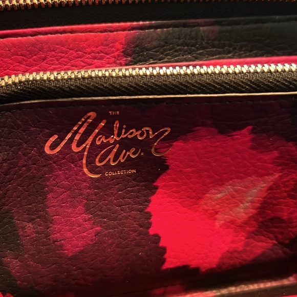 New Madison Ave. Floral Wallet - Picture 5 of 5